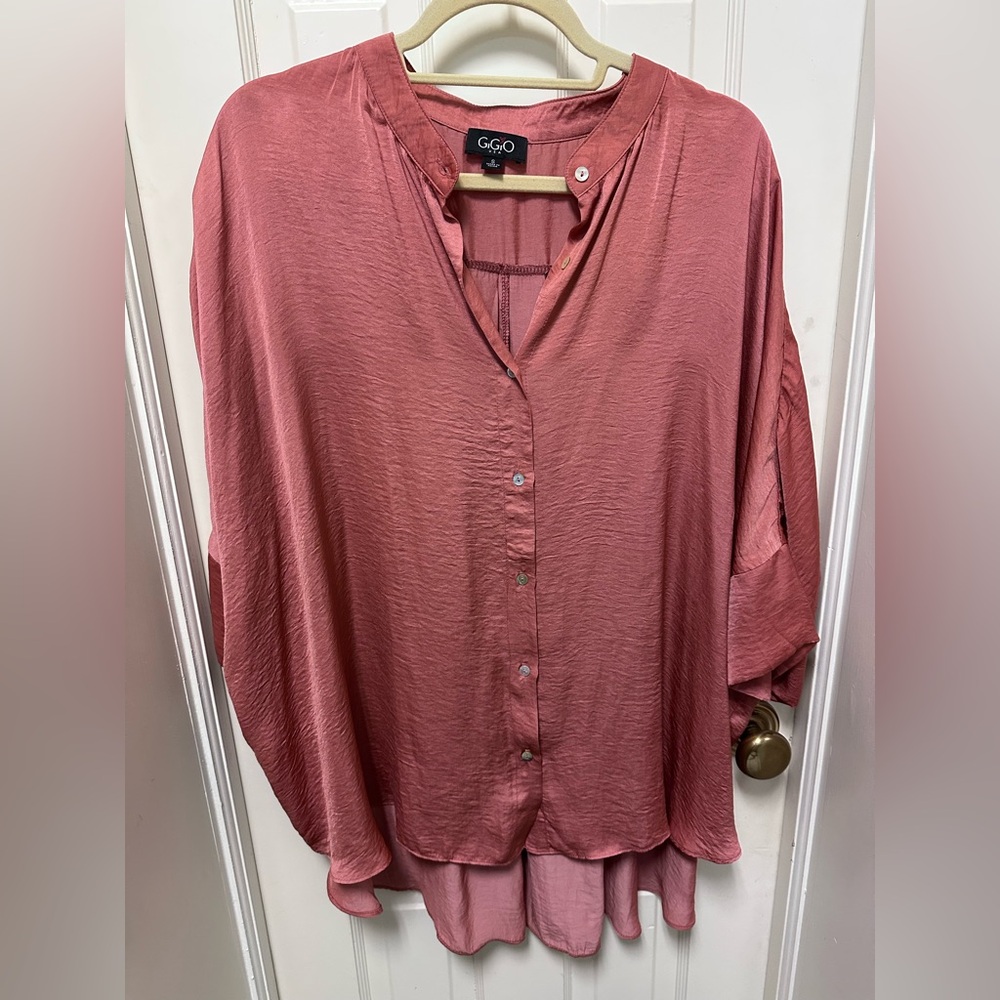 GGO Rust Button-Down Relaxed Silky Shirt Women’s S Short Sleeve V Neck Boho